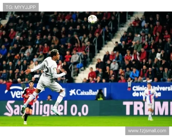 C罗职业生涯红牌统计揭秘肘击踢人假摔三大罪状分析