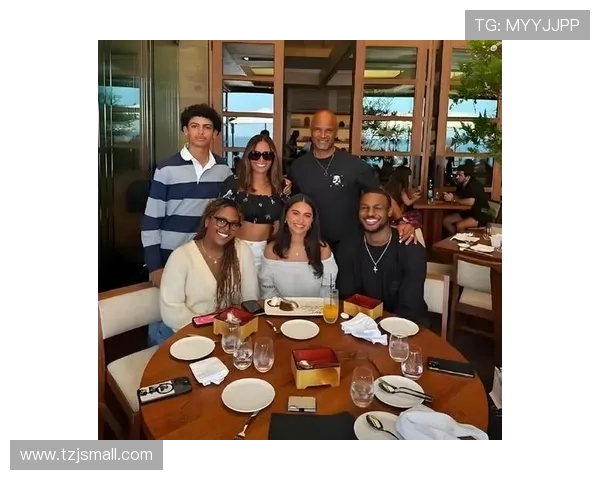 夸梅直言布朗尼受赞誉源于对老詹的崇拜与畏惧心理缺乏理性分析